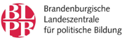 Buchstaben "BLPB" weiß auf rotem Grund, Schriftzug "Brandenburgische Landeszentrale für politische Bildung"
